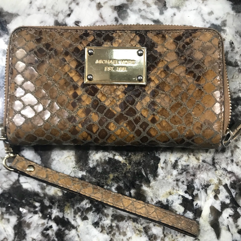 Michael Kors wristlet